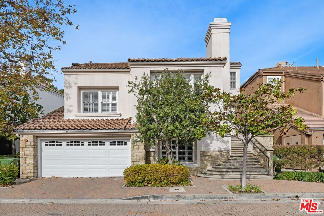 Property Photo:  11815 Folkstone Ln  CA 90077 