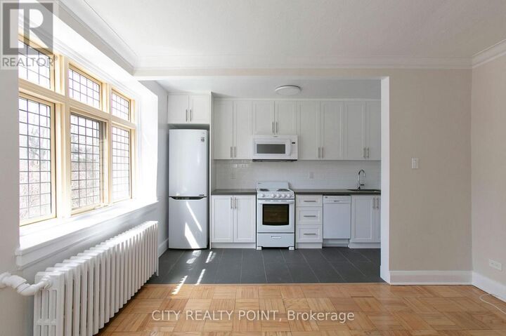 Property Photo:  394 Avenue Road 507  ON M4V 2H4 