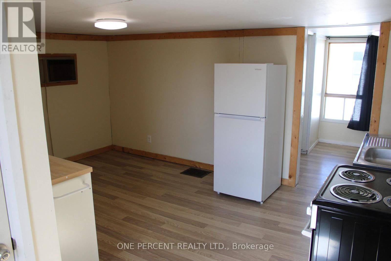 Property Photo:  80 Poplar Avenue B  ON P2N 2M9 
