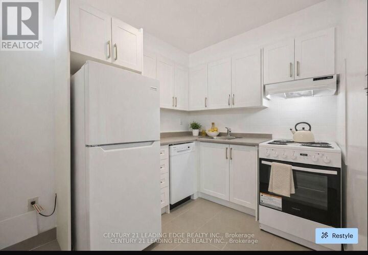 Property Photo:  20 Prince Arthur Avenue 2B  ON M5R 1B1 