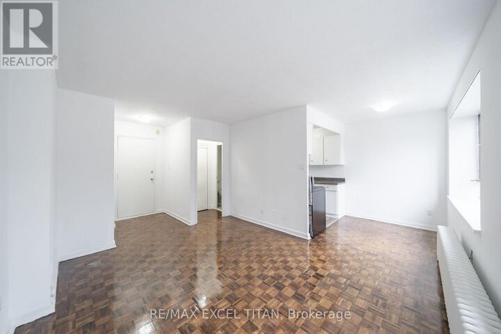 Property Photo:  2895 Bathurst Street 108  ON M6H 3A8 