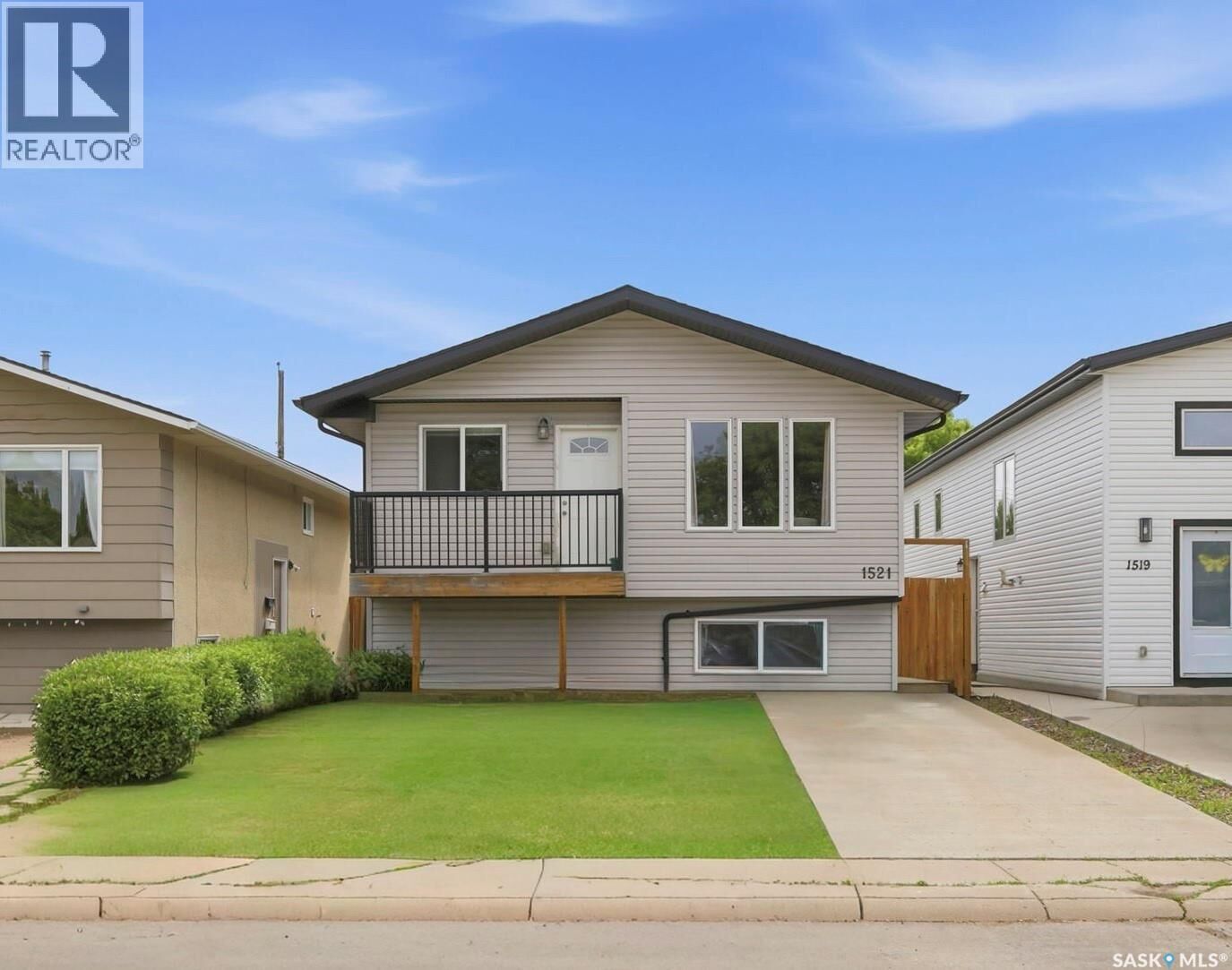 Property Photo: 1521 Laura Avenue SK S7N 2R8