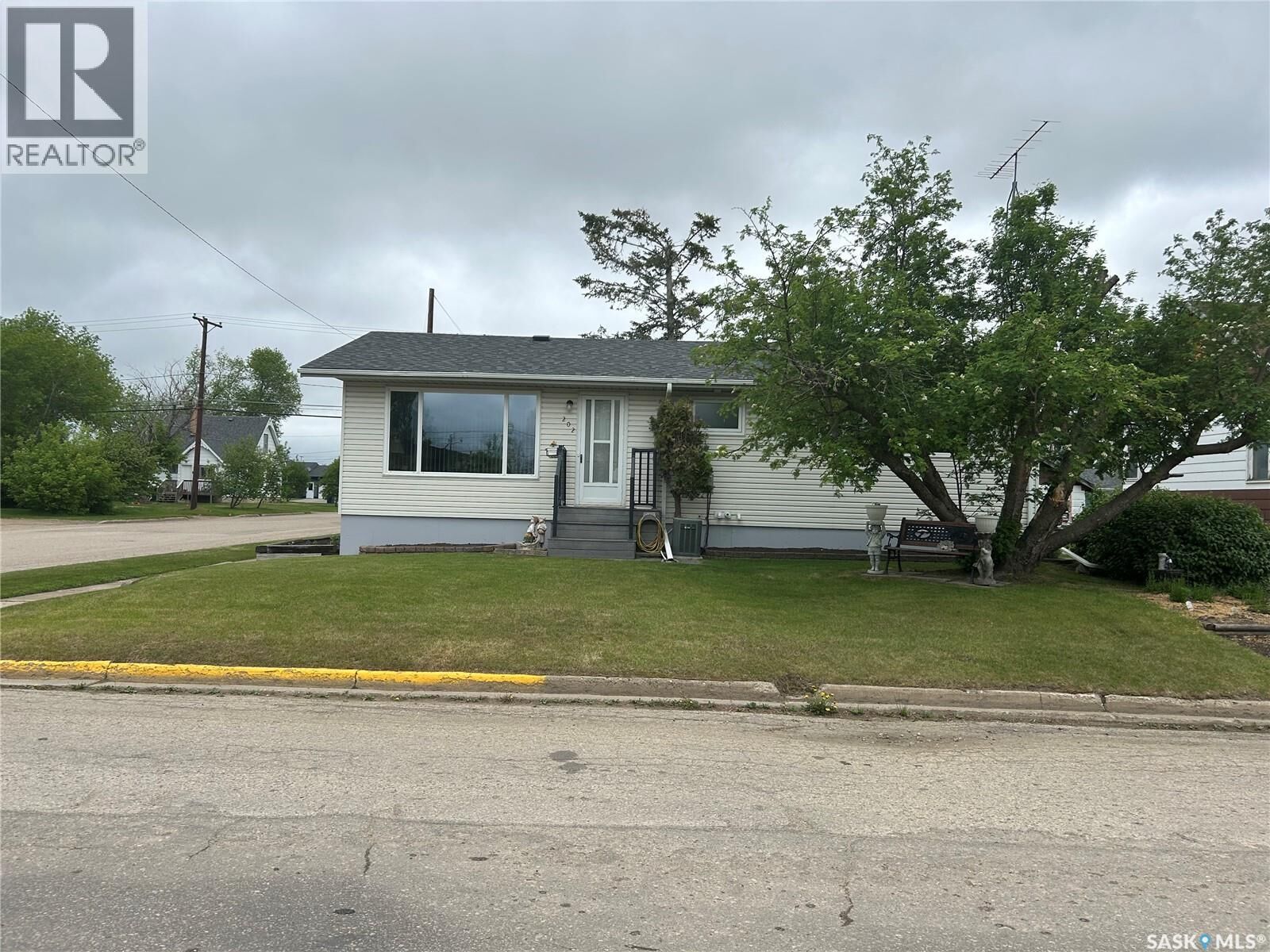 Property Photo: 202 2nd Street W SK S0E 0L0