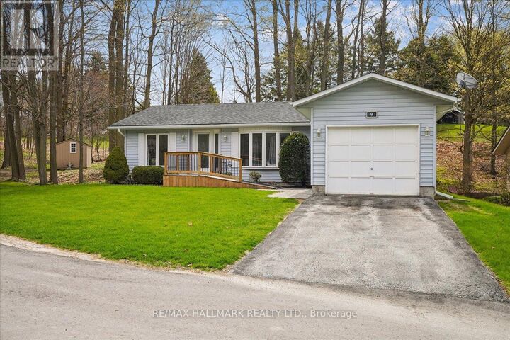 Property Photo:  9 Pinetree Court  ON L0G 1W0 