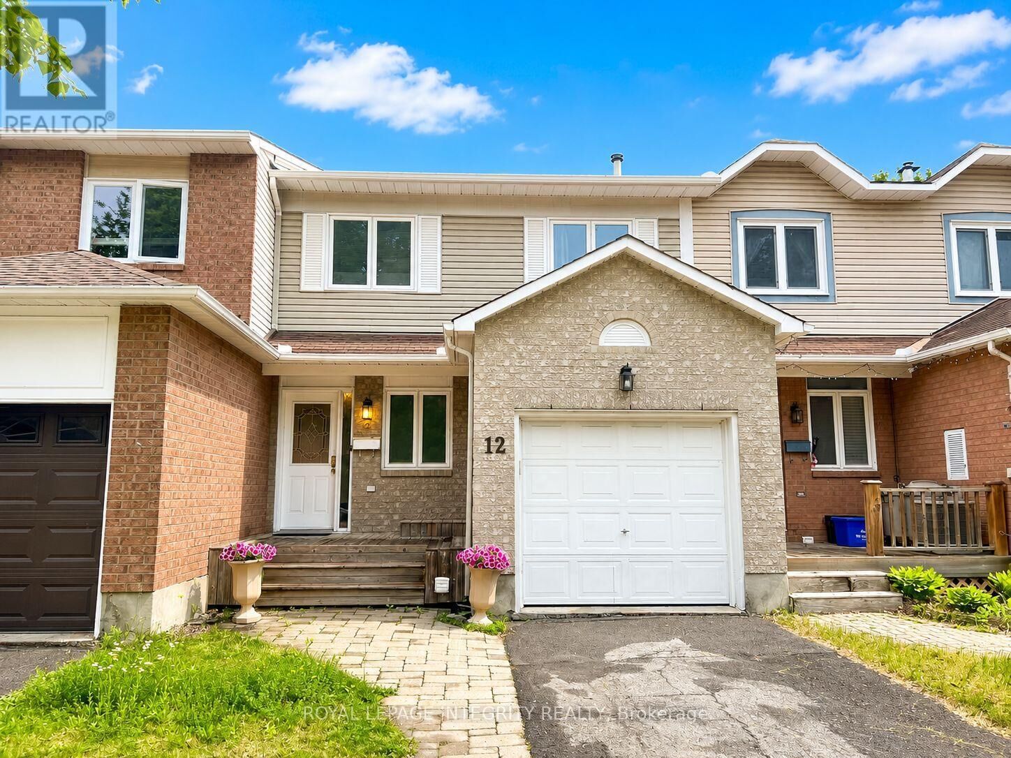 Property Photo:  12 Kimbolton Crescent  ON K2K 2S3 