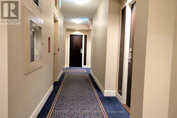 Property Photo:  1359 Rathburn Road East 1014  ON L4W 5P7 