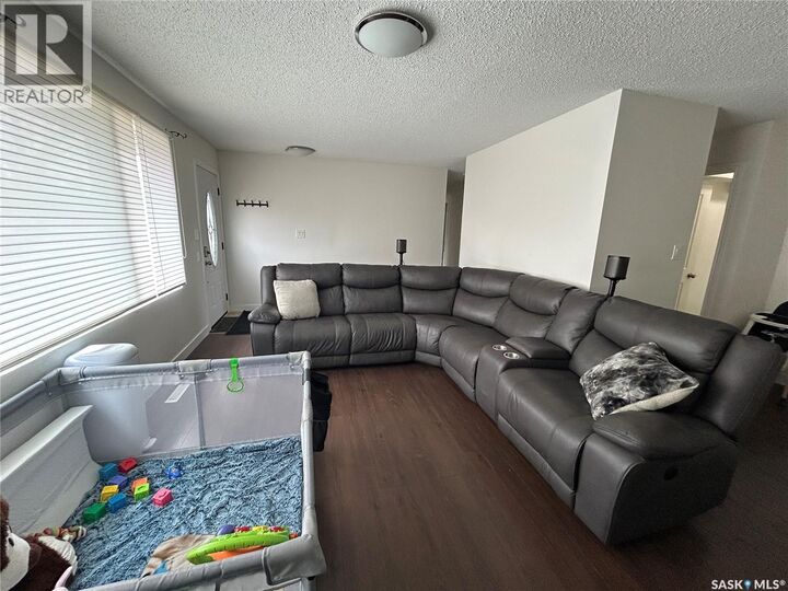 Property Photo: 2616 Clarence Avenue S SK S7J 1M6