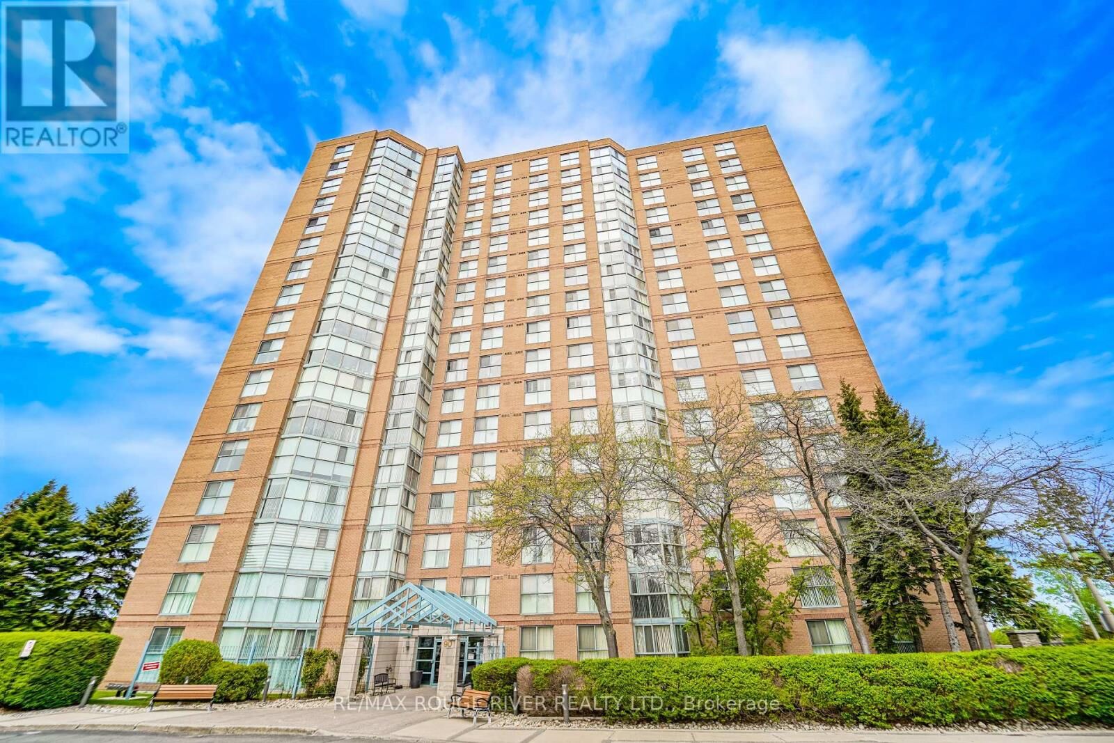 Property Photo: 90 Dale Avenue 1706 ON M1J 3N4