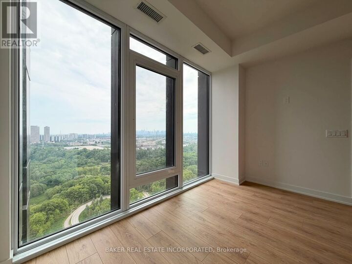 Property Photo:  5 Quarrington Lane 2810  ON M3C 0S5 