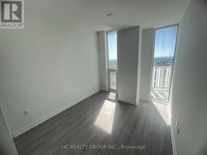 Property Photo: 1 Fairview Road East 2502 ON L5A 4C6