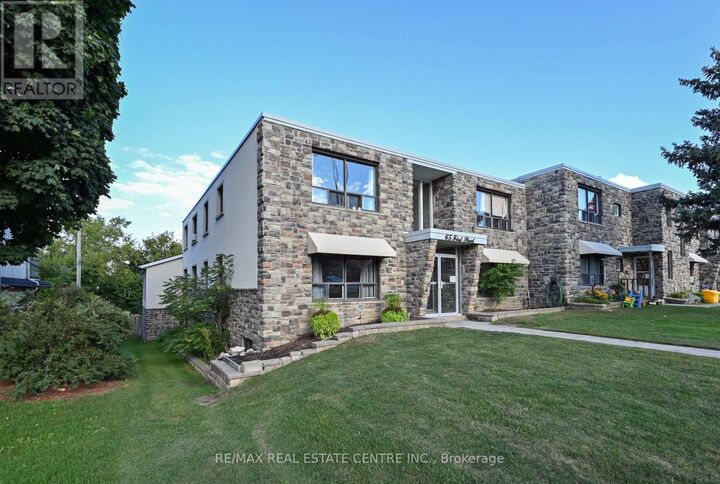 Property Photo:  65 First Street 10  ON L9W 2E6 