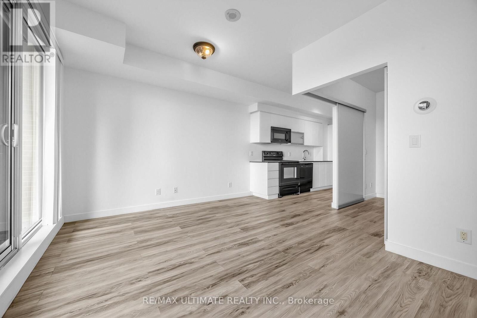 Property Photo:  150 East Liberty Street 1110  ON M6K 3R5 