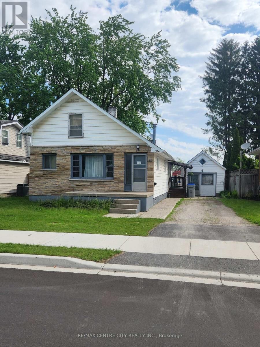 Property Photo:  31 Queen Street  ON N7G 2H5 