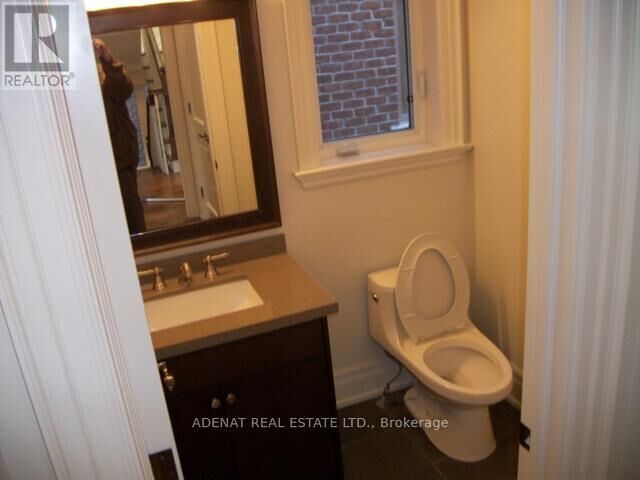Property Photo:  33 Yoemans Road East  ON M3H 0A6 