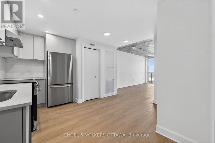Property Photo:  1370 Carling Avenue 1203  ON K1Z 0E4 