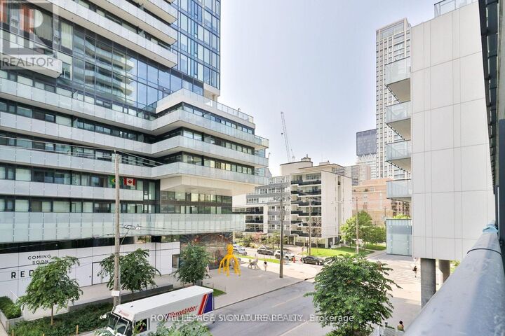 Property Photo: 185 Roehampton Avenue 219 ON M4P 0C6