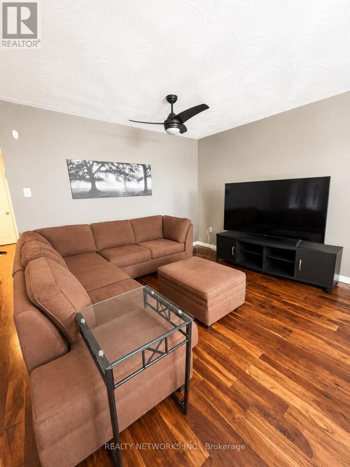 Property Photo:  464 Hart Street  ON P4N 6X4 