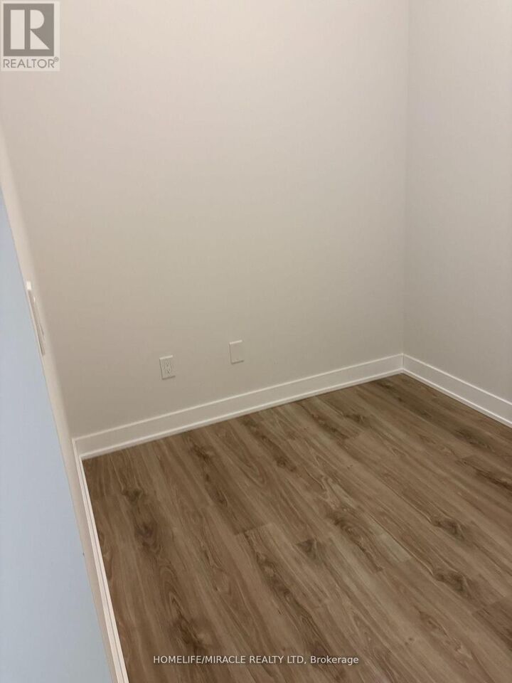 Property Photo:  430 Square One Drive 313  ON L5B 0L6 