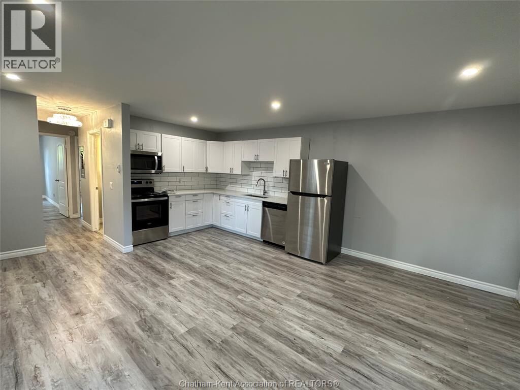 Property Photo:  222 St. Clair Street 108  ON N7L 3J7 