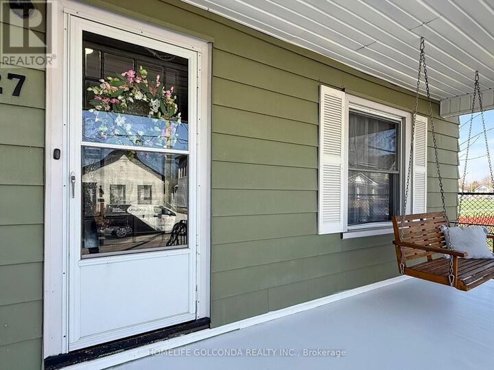 Property Photo:  27 Woodland Avenue  ON L2R 5A1 