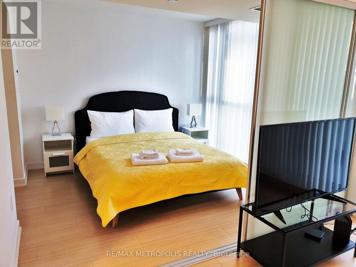 Property Photo:  85 Queens Wharf Road 312  ON M5V 0J9 