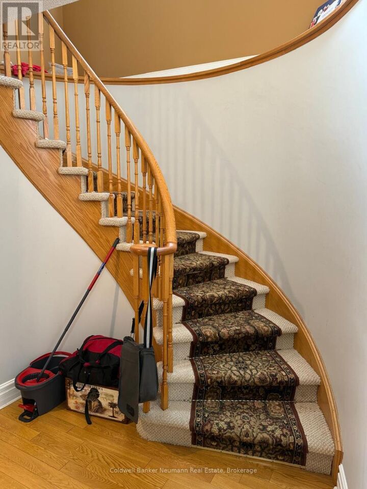 Property Photo: 4791 Wild Rose Street ON L5M 5M7