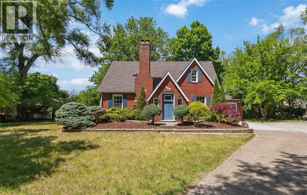 Property Photo:  860 London Road  ON N7T 4Y2 