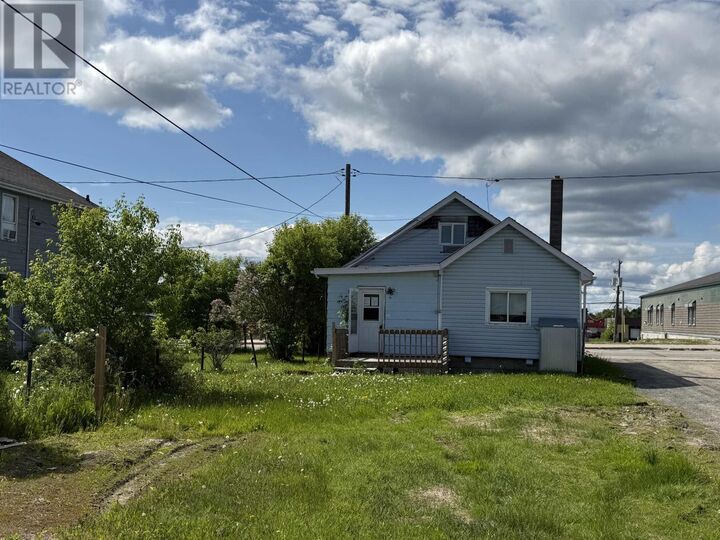 Property Photo:  38 King St  ON P8T 1E8 