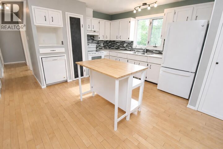 Photo de la propriété:  108 Nechako Drive  BC V0J 2C0 