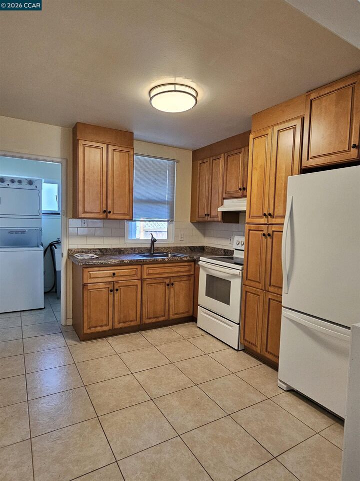 Property Photo:  2664-2666 Renton Way  CA 94546 