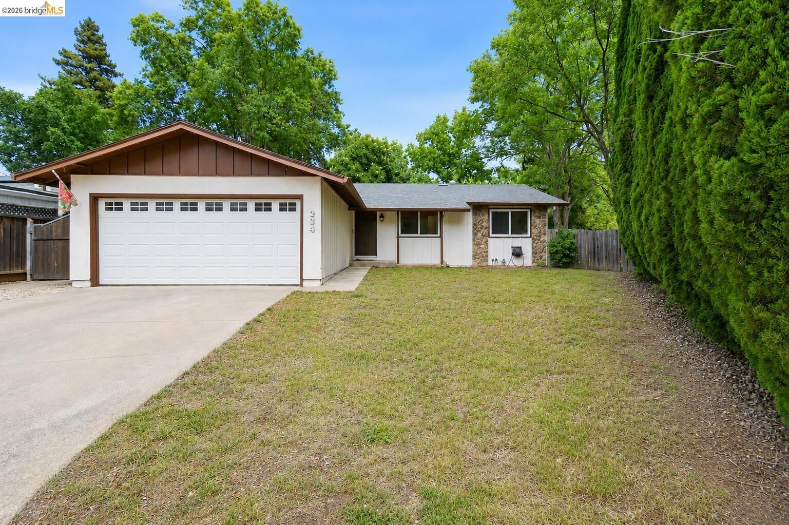 Property Photo: 224 Amherst Ct CA 95687