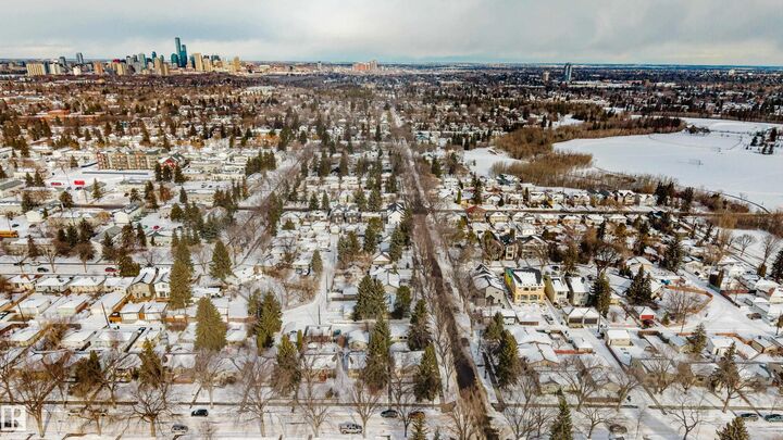 Property Photo:  9306 64 Avenue NW  AB T6E 0H9 