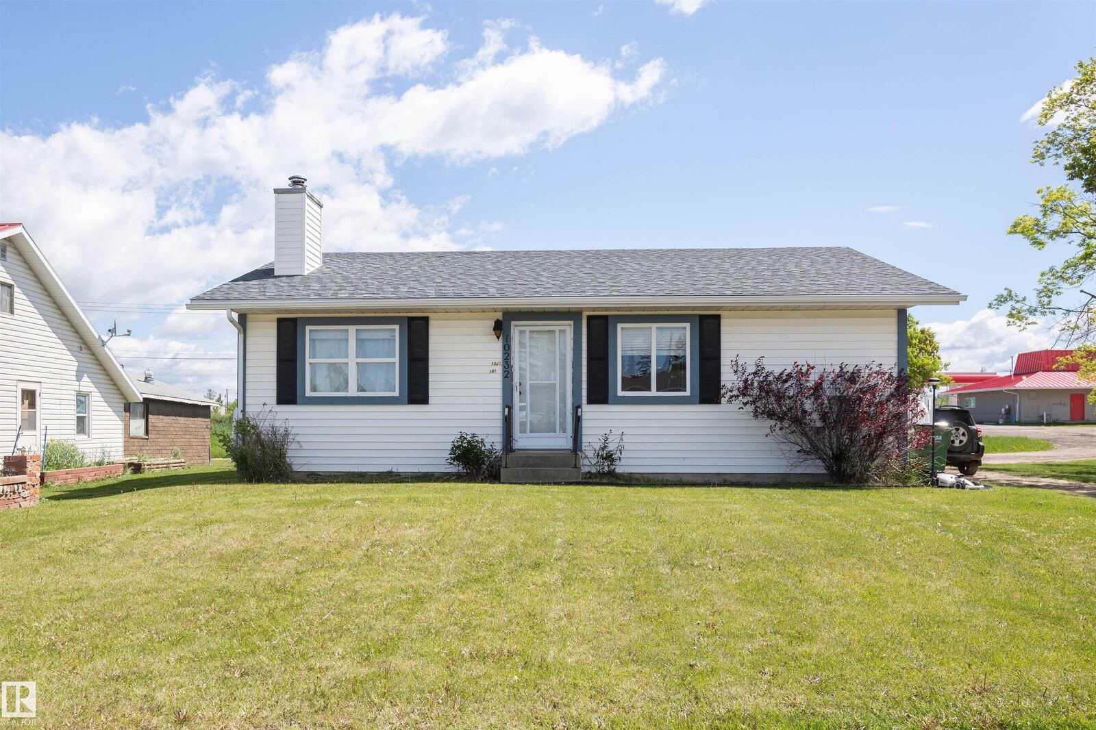 Property Photo:  10232 101 Street  AB T7P 1X9 