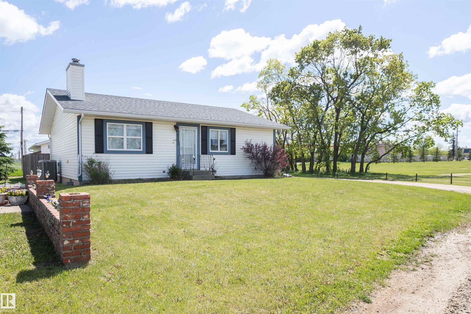 Property Photo: 10232 101 Street AB T7P 1X9