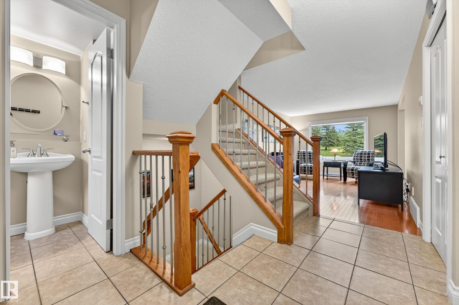 Property Photo:  6 Great Oaks  AB T8A 0V8 