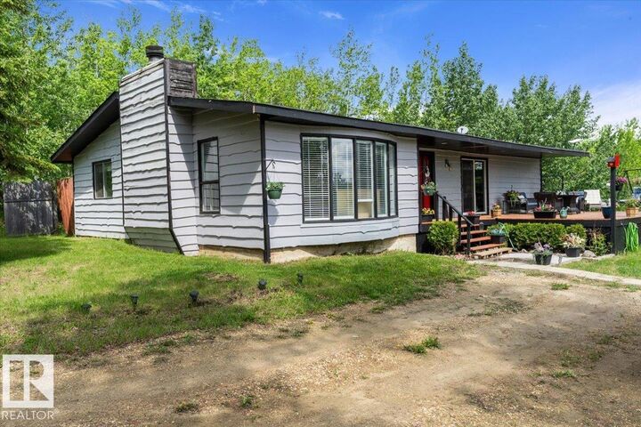 Property Photo: 52303L Range Road 192 AB T0B 4J5