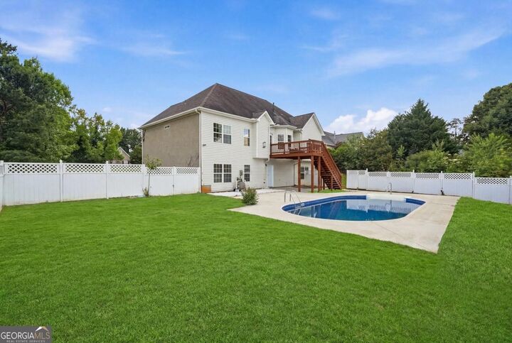 Property Photo:  705 Gatwick Court  GA 30248 