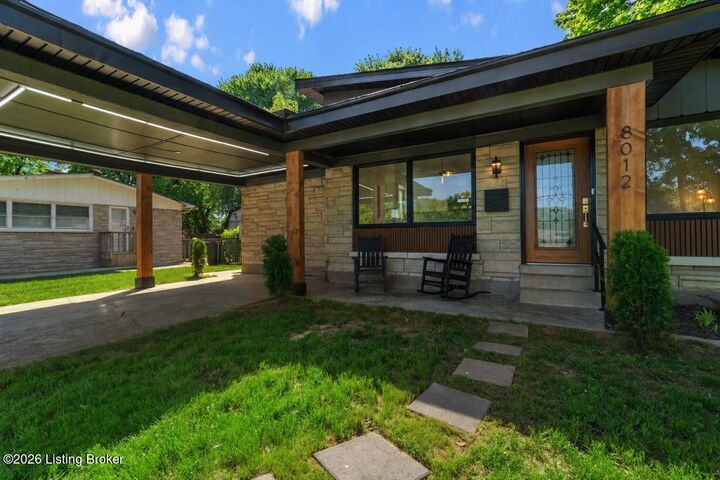 Property Photo:  8012 Daffodil Dr  KY 40258 