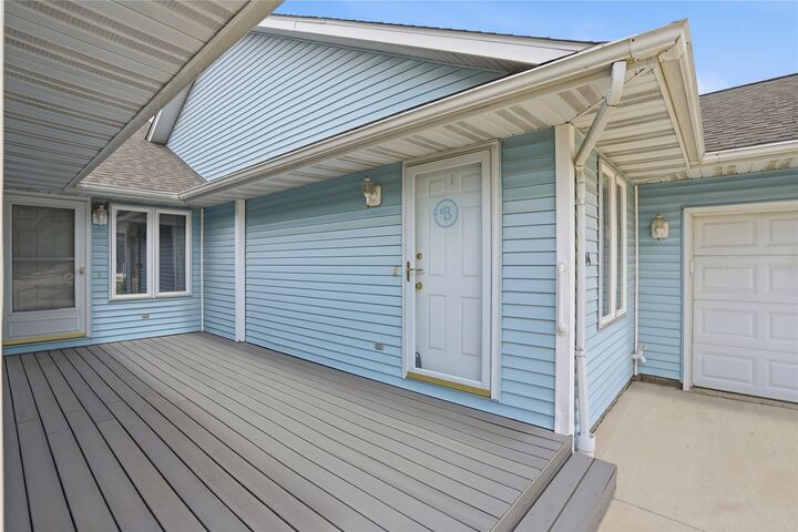 Property Photo:  604 SE Tower Court  IA 50021 