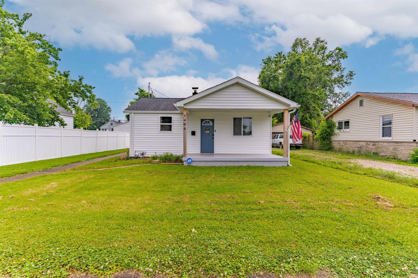 Property Photo:  3406 Hartmetz Avenue  IN 47712-4809 