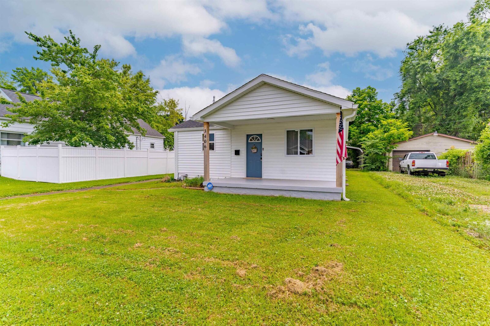 Property Photo: 3406 Hartmetz Avenue IN 47712-4809
