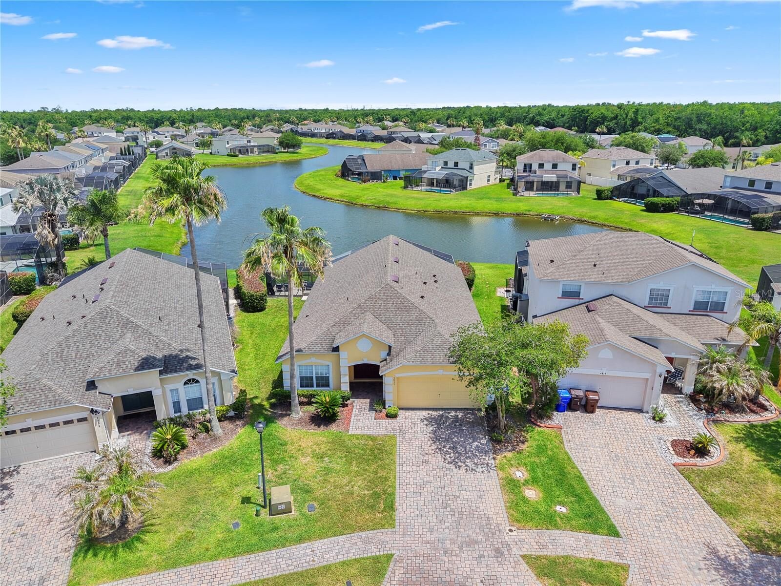 Property Photo:  4811 Cumbrian Lakes Drive  FL 34746 