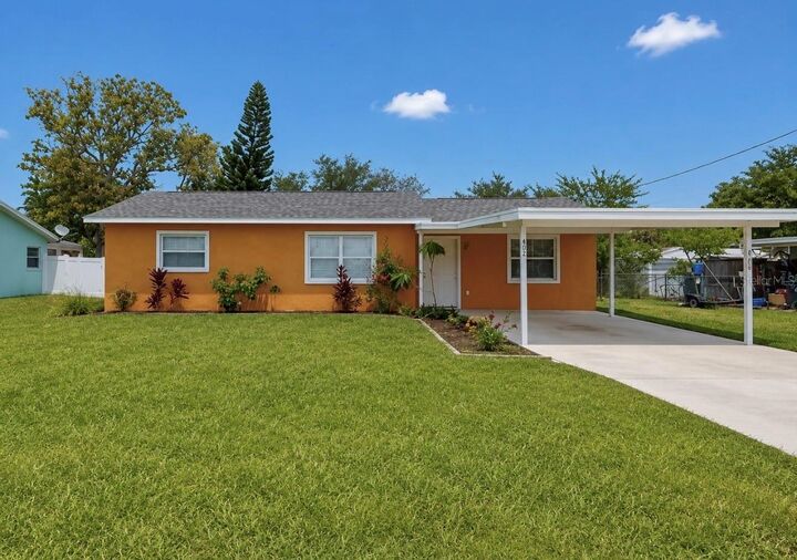 Property Photo:  404 12th Street SW  FL 33570 