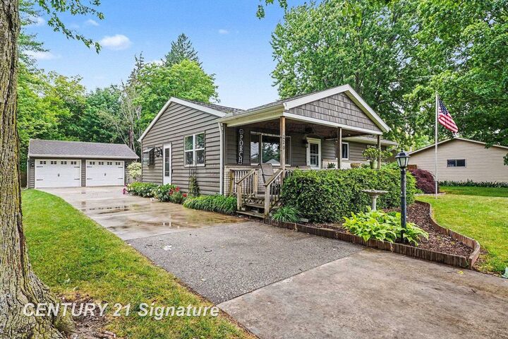 Property Photo:  220 S 7th Street  MI 48623 