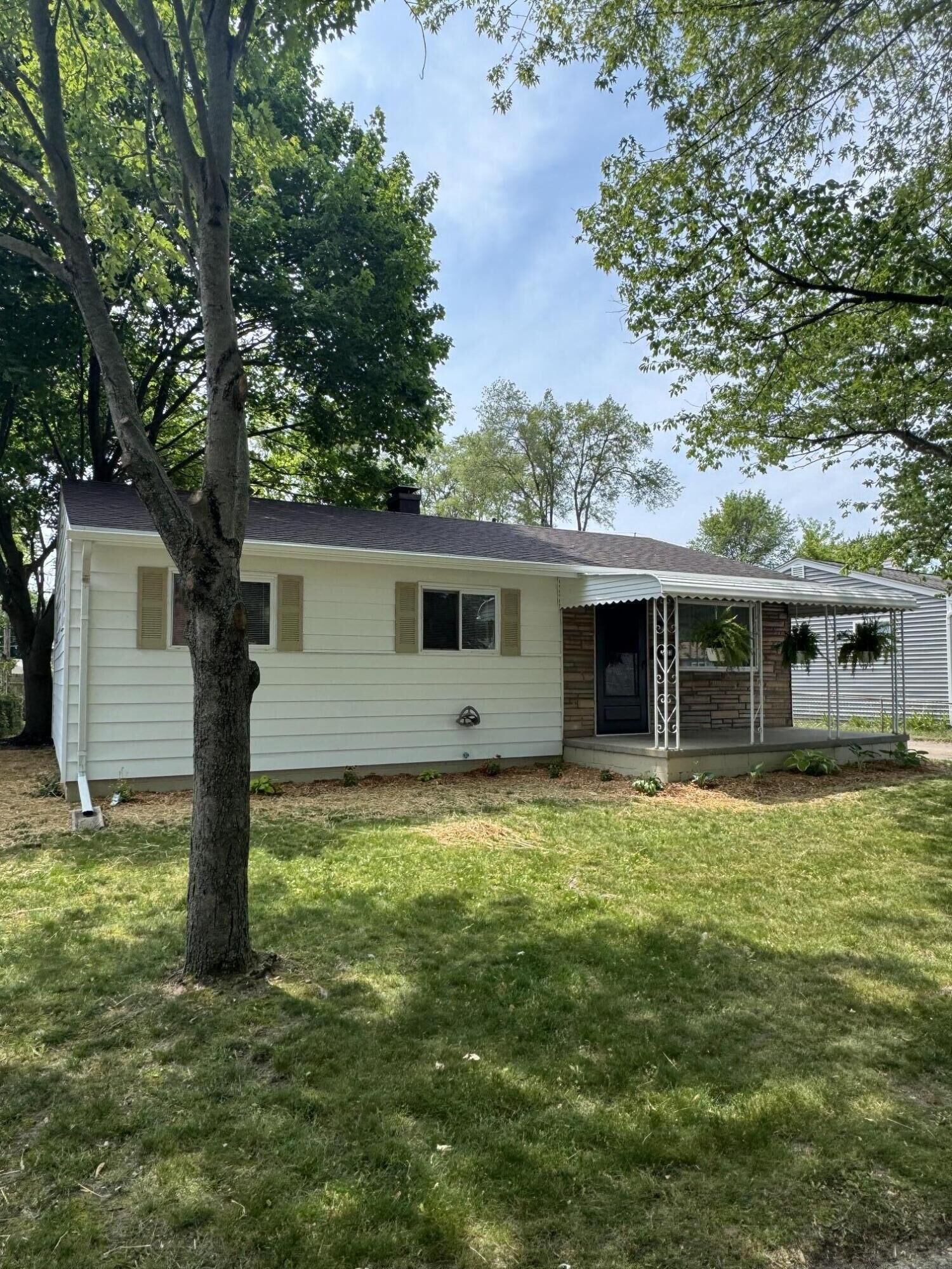 Property Photo: 1051 1051 Redleaf Lane Lane MI 48198
