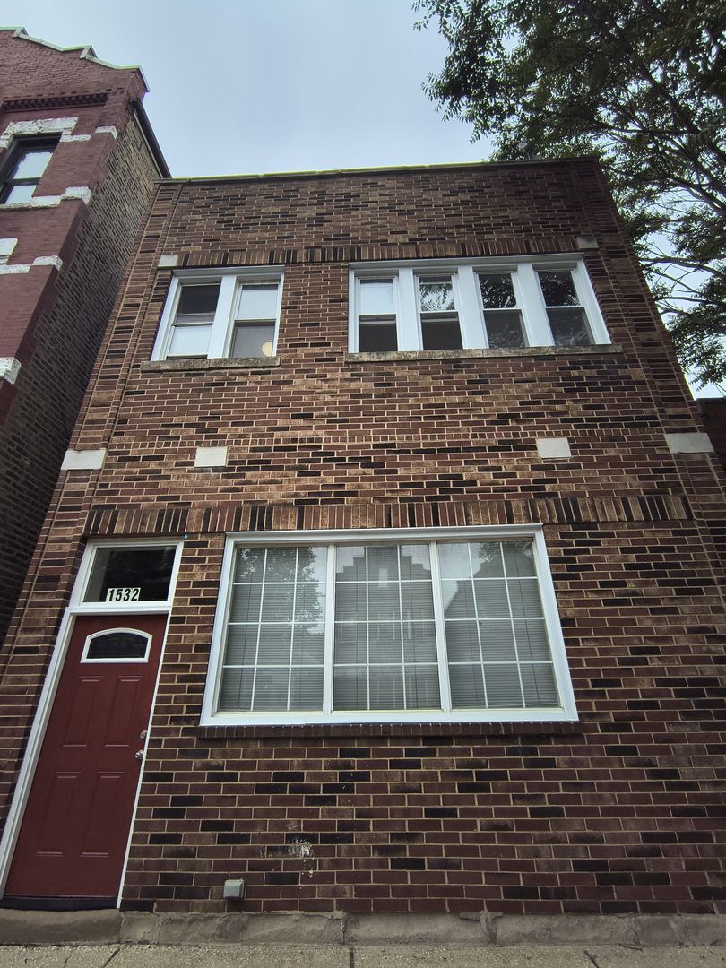 Property Photo:  1532 W 19th Street 2F  IL 60608 