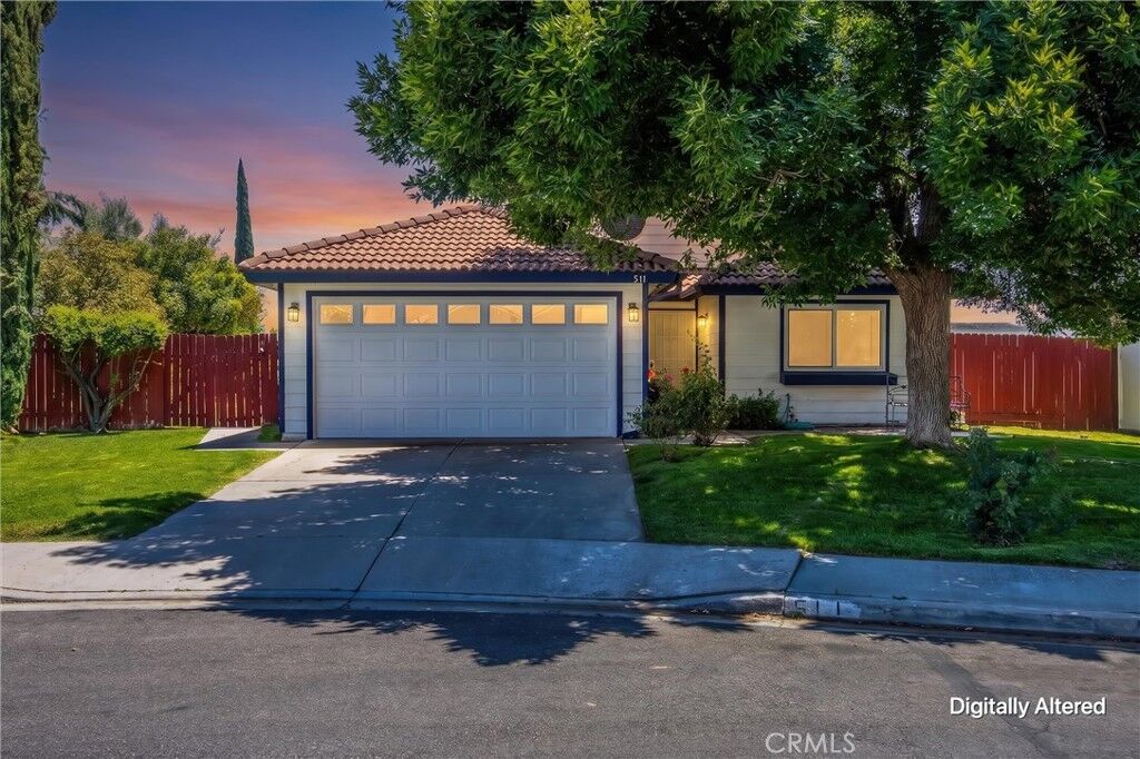 Property Photo:  511 Lois Ln  CA 92223 