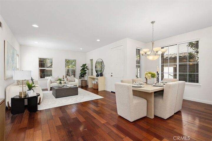 Property Photo: 152 Treehouse CA 92603