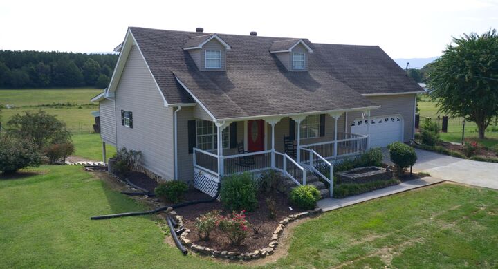 Property Photo:  2239 County Road 750  TN 37309 