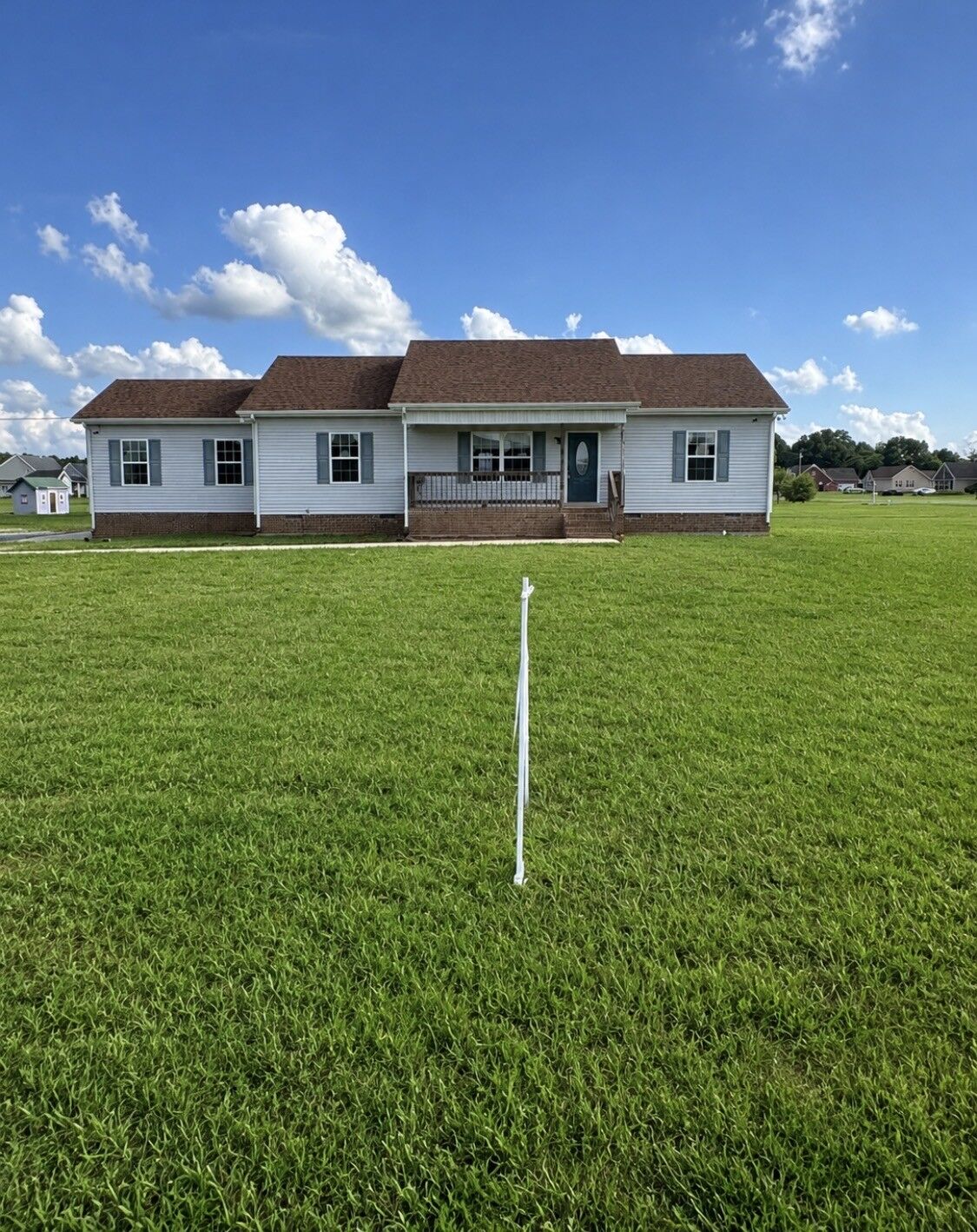 Property Photo: 121 Hazelnut Ln TN 37180